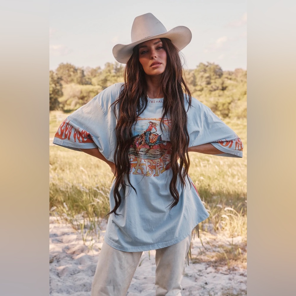 The very oversized Sabbi - Flaming Cowboy Tee - Sky
